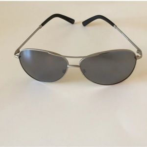 COLE HAAN  SUNGLASSES SILVER BLACK EUC